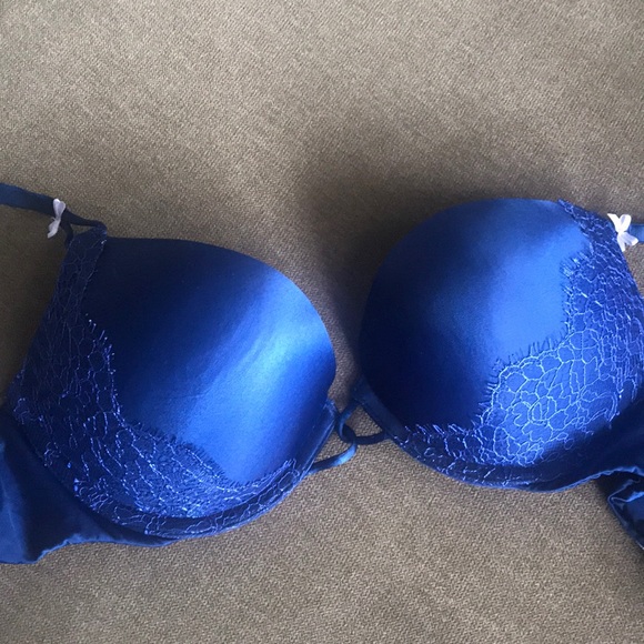 Bras! - Picture 2 of 4